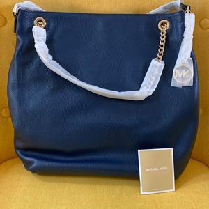 Michael Kors Jet Set Chain Shoulder Tote